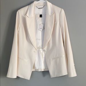Beautiful off white blazer!